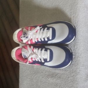 Air Max 90 Flyease size 5.5 youth